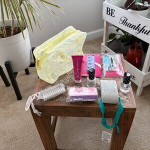 NWOT: One + Other and Pop.arazzi Nail Spa Gift Travel Set